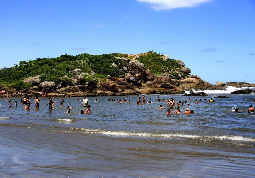 Itanhaém Casa Com Piscina , Churrasqueira, Wi-Fi, Em Rua De Areia A 1Km Da Praia, Bairro Sussegado, Proibido Uso De Som Extremamente Alto Ideal Para Descansar מראה חיצוני תמונה
