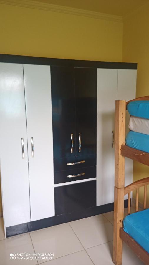 Itanhaém Casa Com Piscina , Churrasqueira, Wi-Fi, Em Rua De Areia A 1Km Da Praia, Bairro Sussegado, Proibido Uso De Som Extremamente Alto Ideal Para Descansar מראה חיצוני תמונה